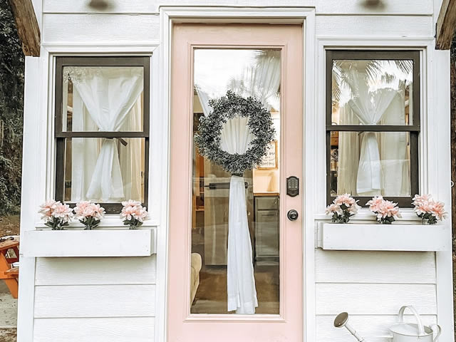 Tiny Home For Rent on AirBnB at Gators Tiny Homes 